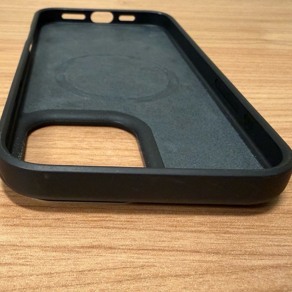 Bellroy Leather Phone Case for iPhone 16 Pro Max 6.9" (2024) - Picture 8 of 9